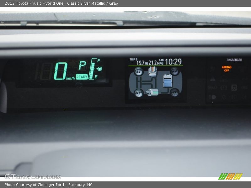 Classic Silver Metallic / Gray 2013 Toyota Prius c Hybrid One