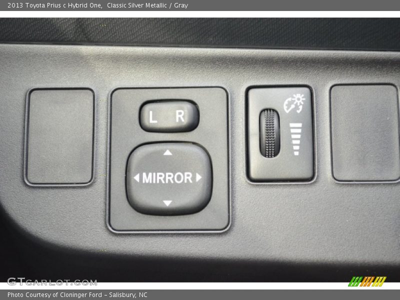 Classic Silver Metallic / Gray 2013 Toyota Prius c Hybrid One