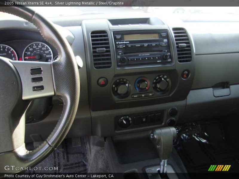 Silver Lightning Metallic / Steel/Graphite 2005 Nissan Xterra SE 4x4