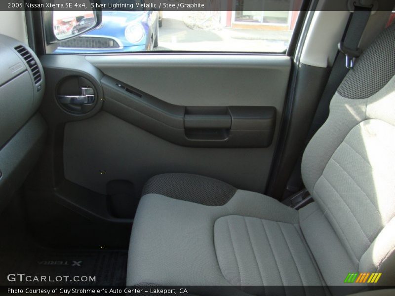 Silver Lightning Metallic / Steel/Graphite 2005 Nissan Xterra SE 4x4