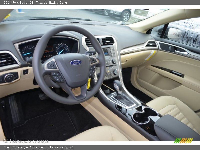 Tuxedo Black / Dune 2014 Ford Fusion SE