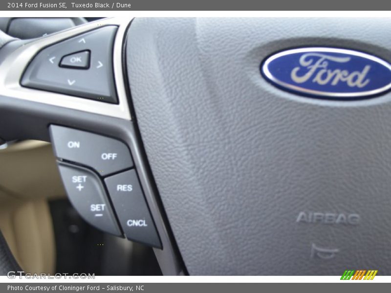 Tuxedo Black / Dune 2014 Ford Fusion SE
