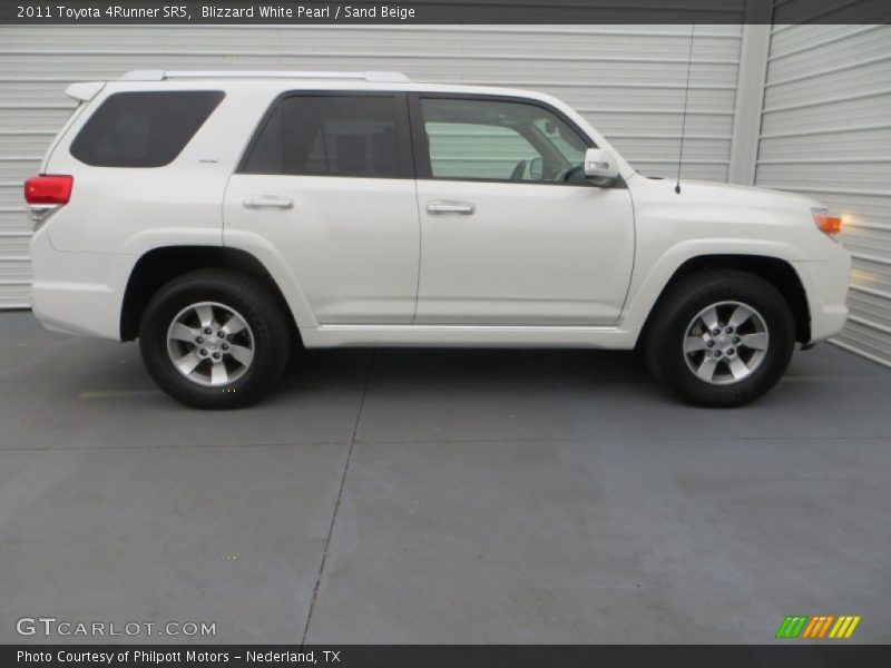 Blizzard White Pearl / Sand Beige 2011 Toyota 4Runner SR5