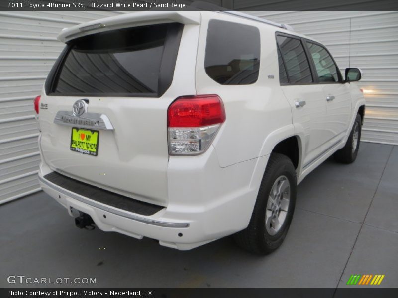 Blizzard White Pearl / Sand Beige 2011 Toyota 4Runner SR5