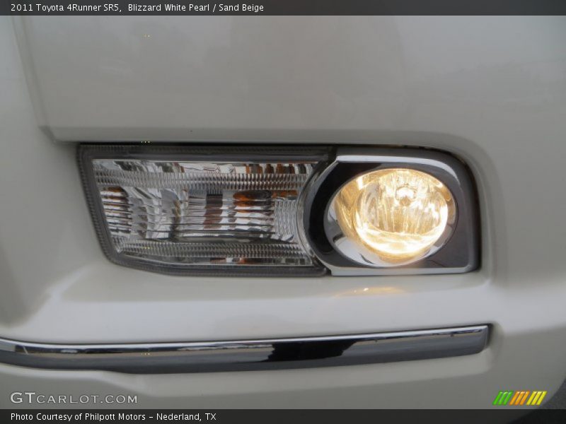 Blizzard White Pearl / Sand Beige 2011 Toyota 4Runner SR5