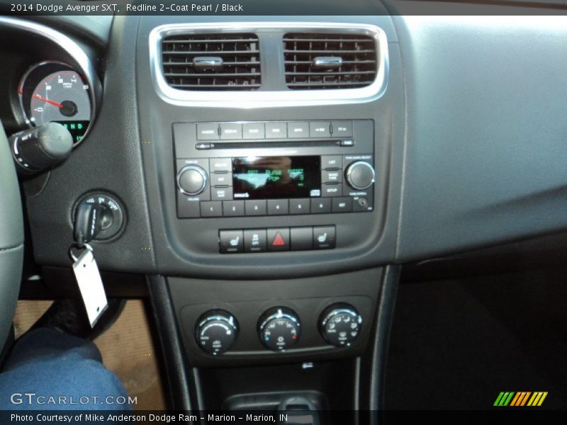 Redline 2-Coat Pearl / Black 2014 Dodge Avenger SXT