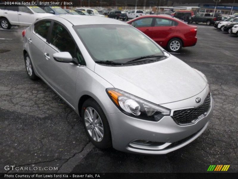 Front 3/4 View of 2014 Forte EX