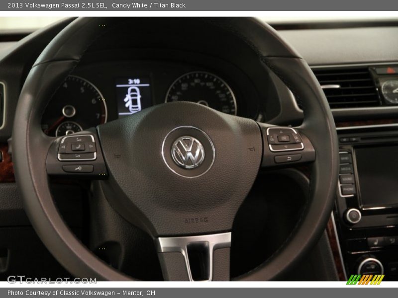 Candy White / Titan Black 2013 Volkswagen Passat 2.5L SEL