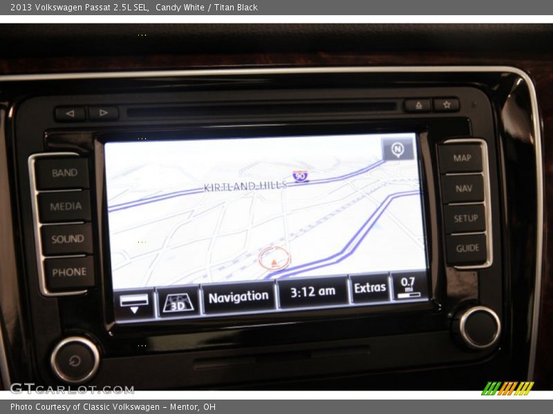 Candy White / Titan Black 2013 Volkswagen Passat 2.5L SEL