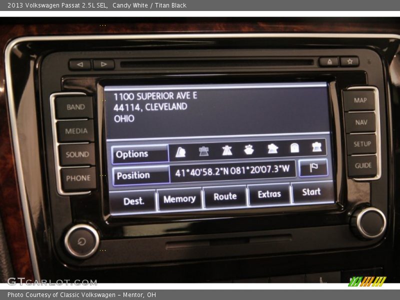 Candy White / Titan Black 2013 Volkswagen Passat 2.5L SEL