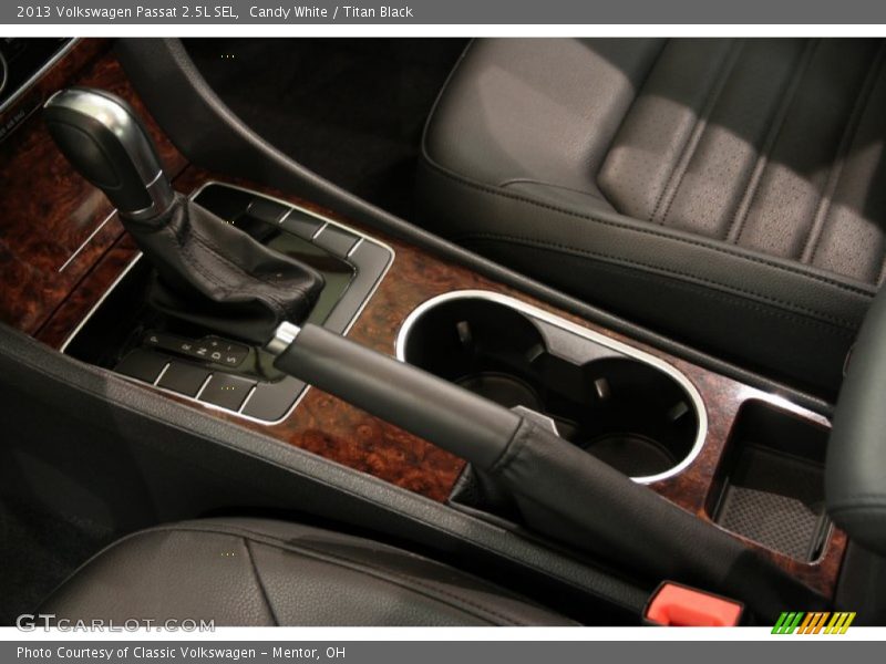 Candy White / Titan Black 2013 Volkswagen Passat 2.5L SEL