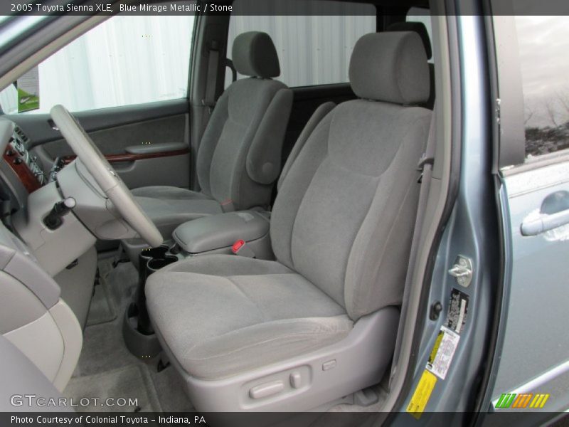 Front Seat of 2005 Sienna XLE