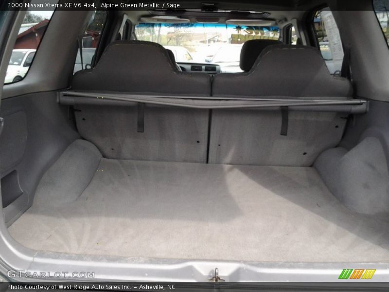  2000 Xterra XE V6 4x4 Trunk