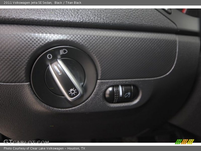 Black / Titan Black 2011 Volkswagen Jetta SE Sedan