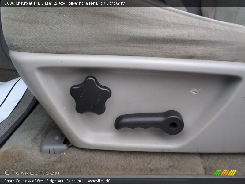 Silverstone Metallic / Light Gray 2006 Chevrolet TrailBlazer LS 4x4
