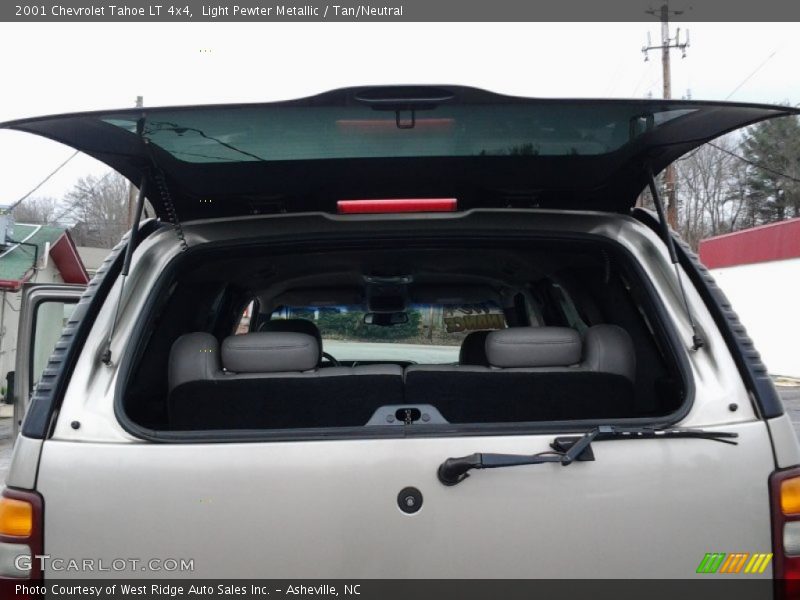 Light Pewter Metallic / Tan/Neutral 2001 Chevrolet Tahoe LT 4x4