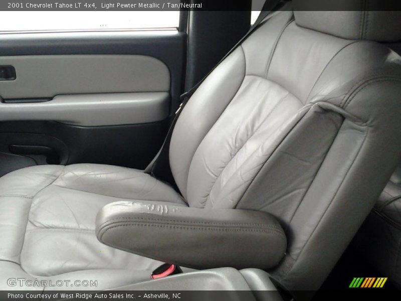 Light Pewter Metallic / Tan/Neutral 2001 Chevrolet Tahoe LT 4x4
