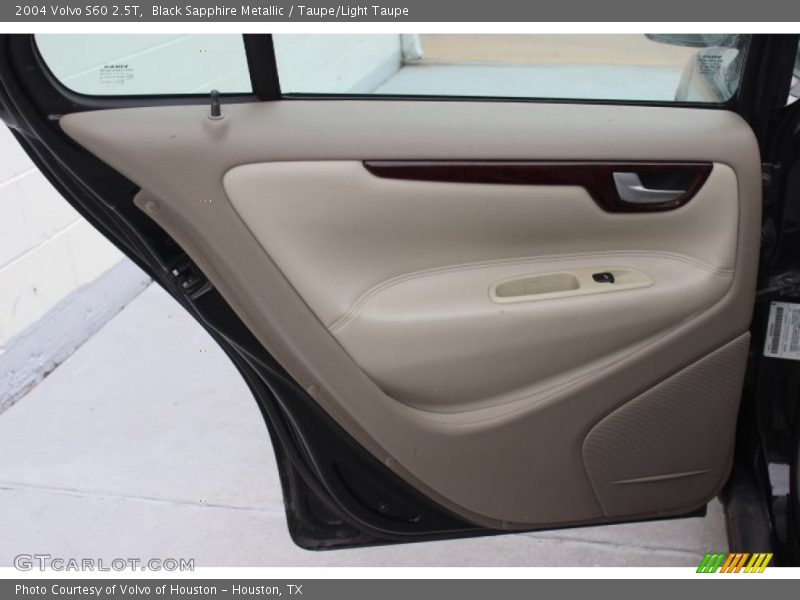 Black Sapphire Metallic / Taupe/Light Taupe 2004 Volvo S60 2.5T