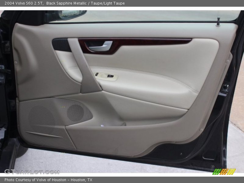 Black Sapphire Metallic / Taupe/Light Taupe 2004 Volvo S60 2.5T