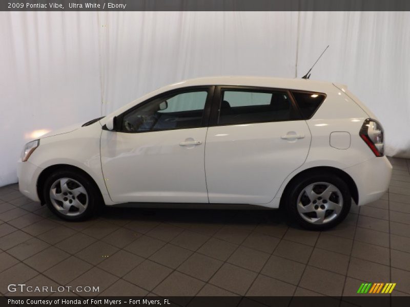 Ultra White / Ebony 2009 Pontiac Vibe
