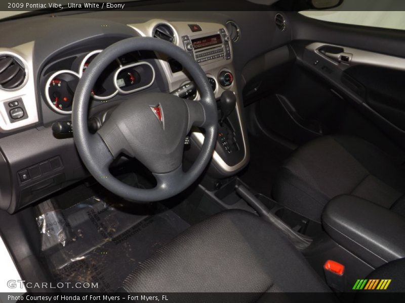 Ultra White / Ebony 2009 Pontiac Vibe