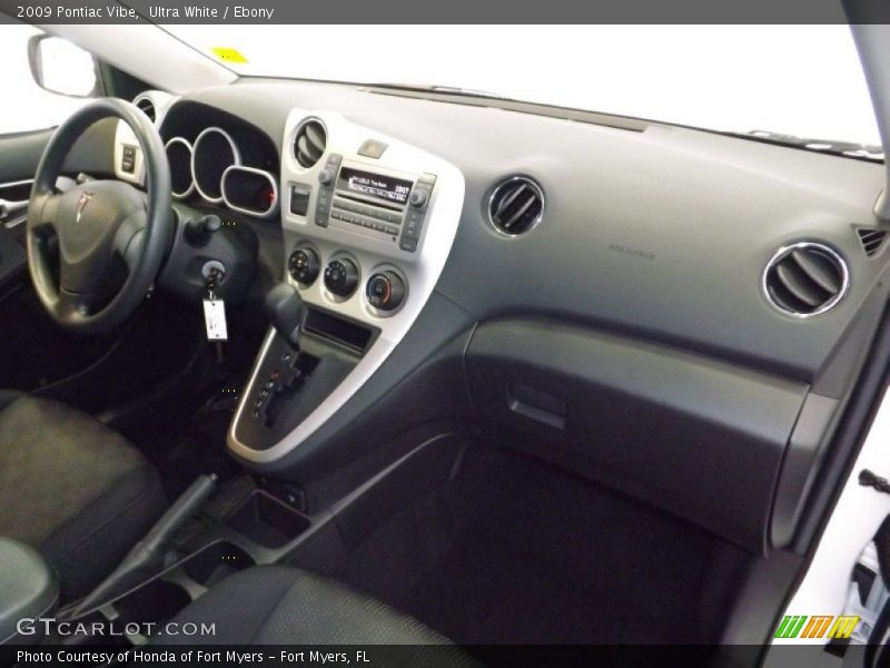 Ultra White / Ebony 2009 Pontiac Vibe