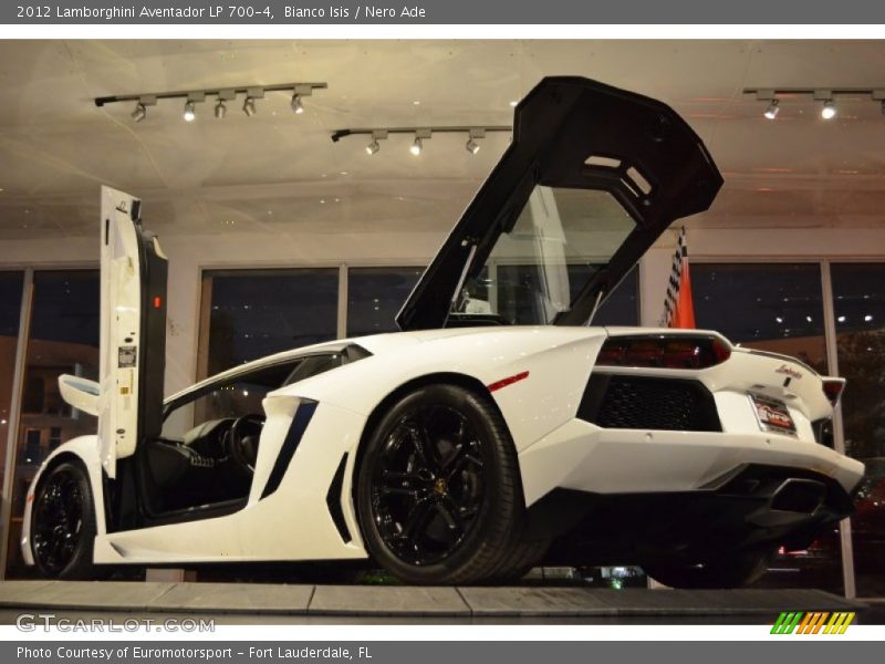 Bianco Isis / Nero Ade 2012 Lamborghini Aventador LP 700-4