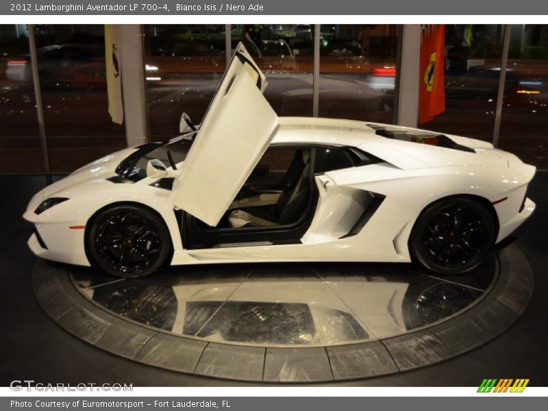 Bianco Isis / Nero Ade 2012 Lamborghini Aventador LP 700-4