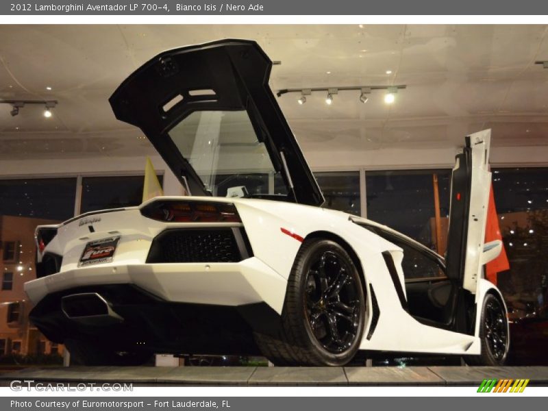 Bianco Isis / Nero Ade 2012 Lamborghini Aventador LP 700-4