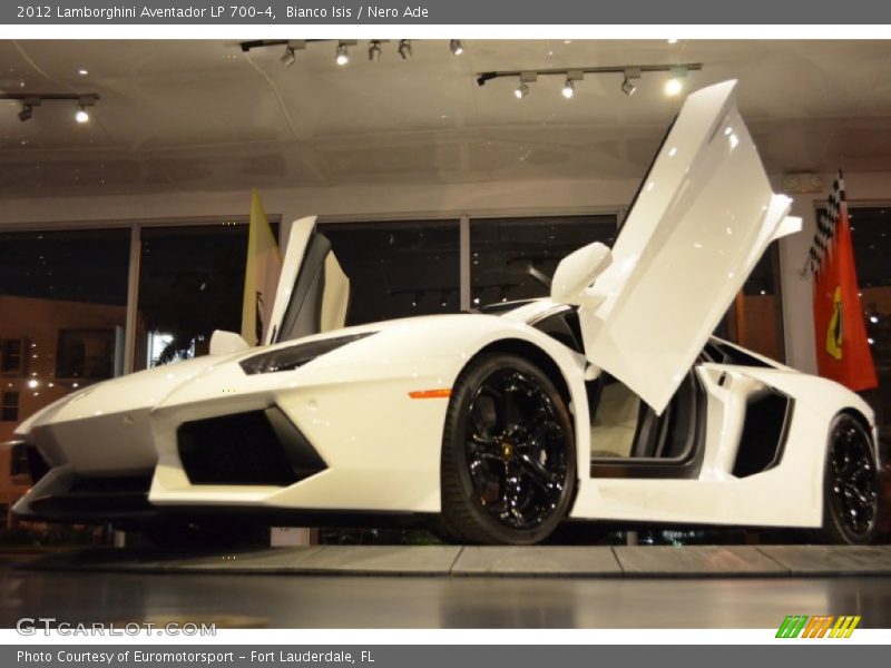Bianco Isis / Nero Ade 2012 Lamborghini Aventador LP 700-4