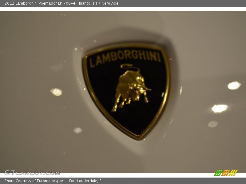 Bianco Isis / Nero Ade 2012 Lamborghini Aventador LP 700-4