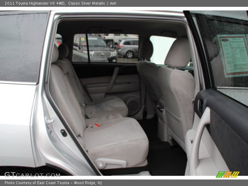 Classic Silver Metallic / Ash 2011 Toyota Highlander V6 4WD
