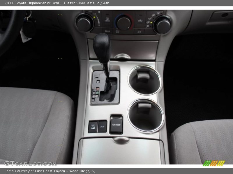 Classic Silver Metallic / Ash 2011 Toyota Highlander V6 4WD