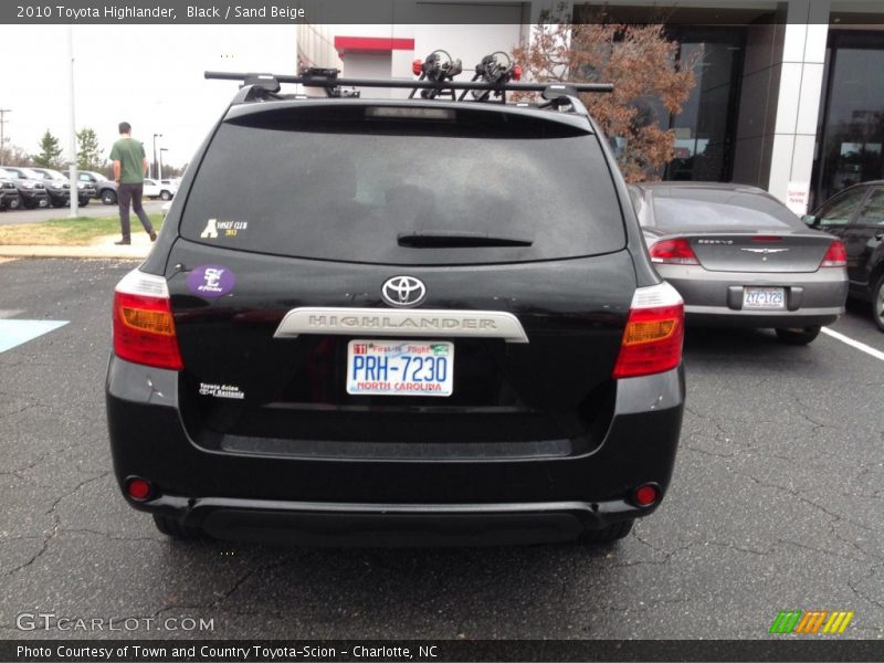 Black / Sand Beige 2010 Toyota Highlander