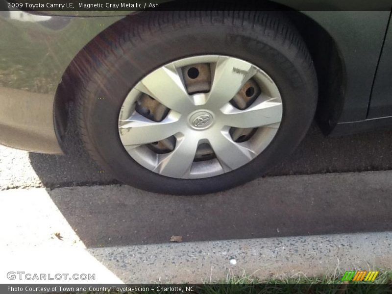 Magnetic Gray Metallic / Ash 2009 Toyota Camry LE