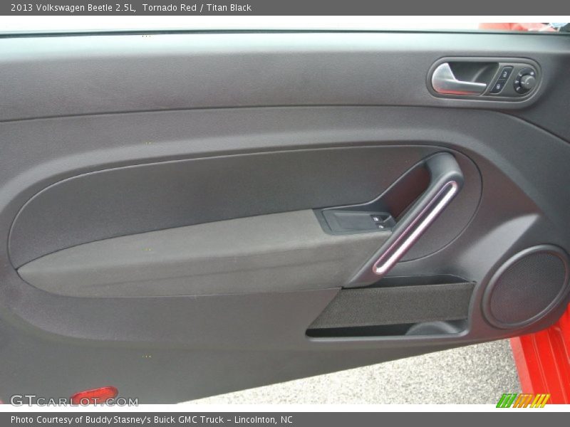 Tornado Red / Titan Black 2013 Volkswagen Beetle 2.5L