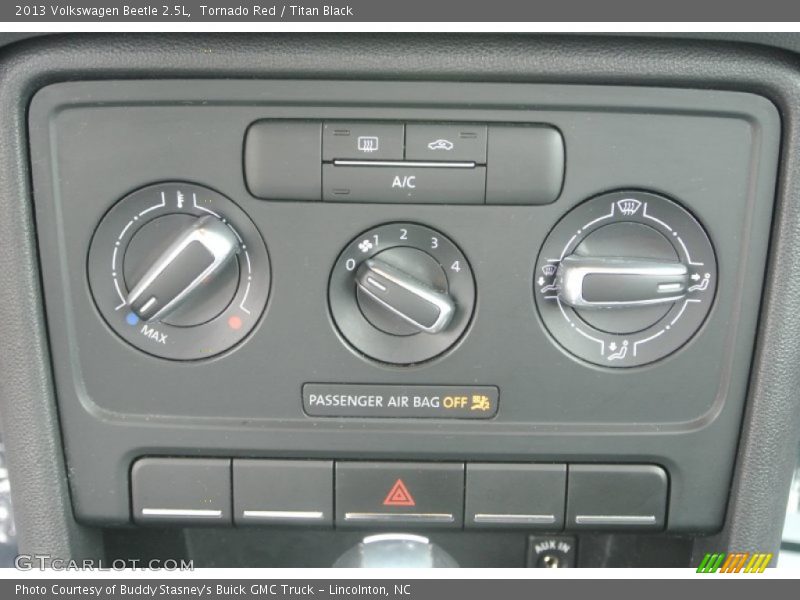 Tornado Red / Titan Black 2013 Volkswagen Beetle 2.5L