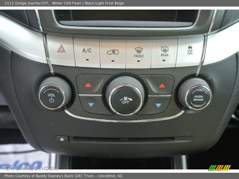 Winter Chill Pearl / Black/Light Frost Beige 2013 Dodge Journey SXT