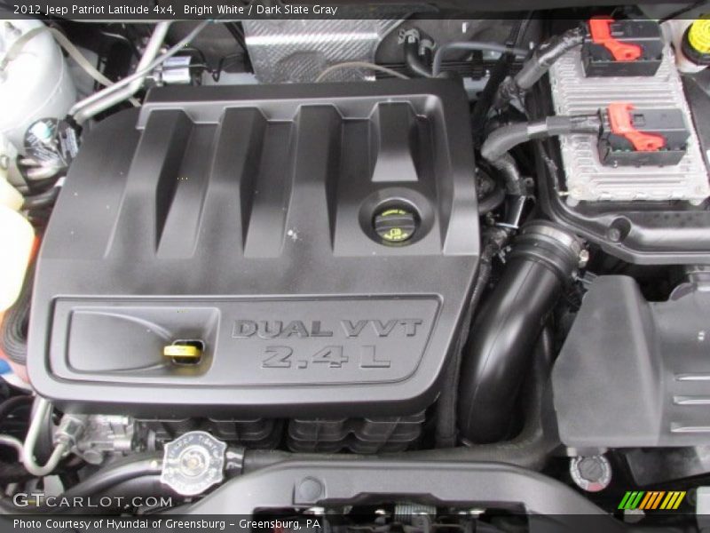 Bright White / Dark Slate Gray 2012 Jeep Patriot Latitude 4x4