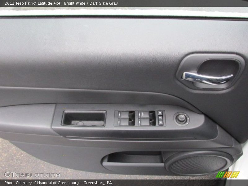 Bright White / Dark Slate Gray 2012 Jeep Patriot Latitude 4x4