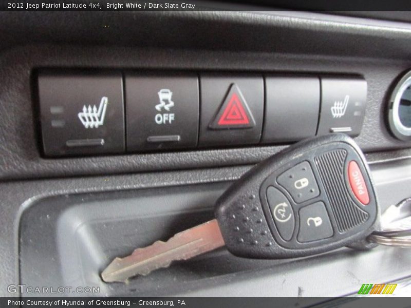 Bright White / Dark Slate Gray 2012 Jeep Patriot Latitude 4x4