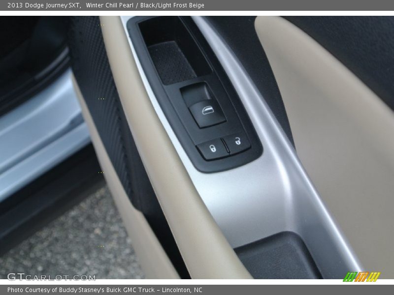 Winter Chill Pearl / Black/Light Frost Beige 2013 Dodge Journey SXT