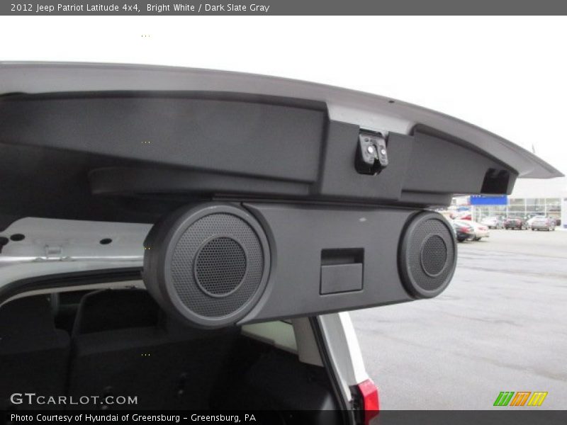 Bright White / Dark Slate Gray 2012 Jeep Patriot Latitude 4x4