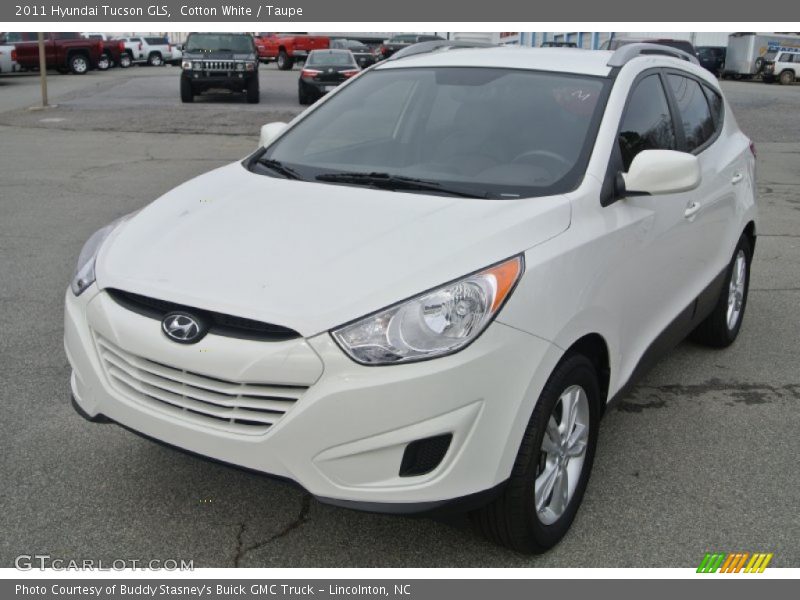 Cotton White / Taupe 2011 Hyundai Tucson GLS