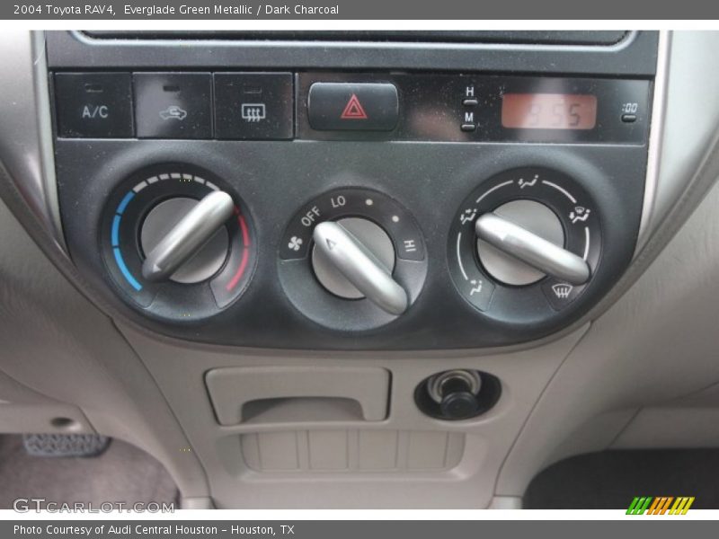 Controls of 2004 RAV4 