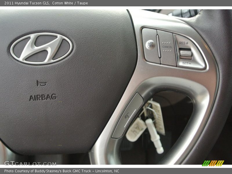 Cotton White / Taupe 2011 Hyundai Tucson GLS