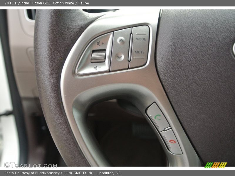 Cotton White / Taupe 2011 Hyundai Tucson GLS