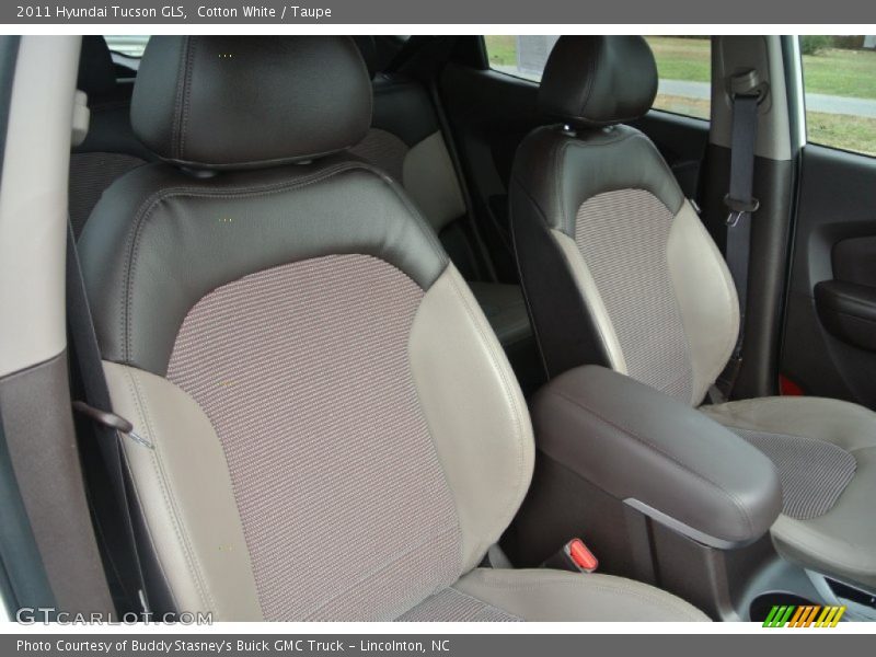 Cotton White / Taupe 2011 Hyundai Tucson GLS