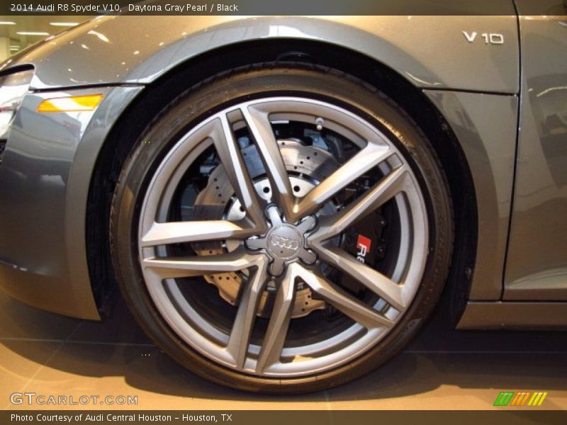  2014 R8 Spyder V10 Wheel