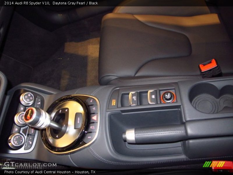 Controls of 2014 R8 Spyder V10